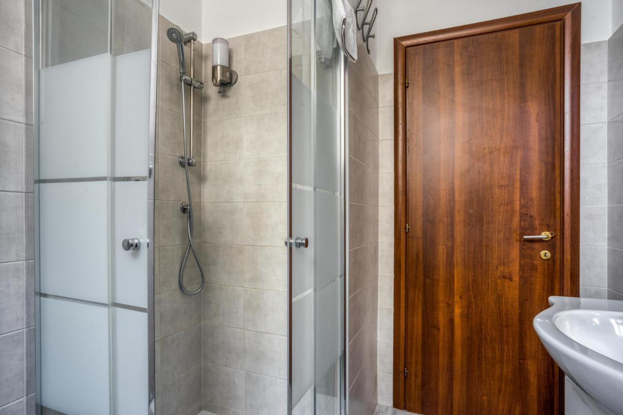 Tiburtina Apartment Rome Buitenkant foto